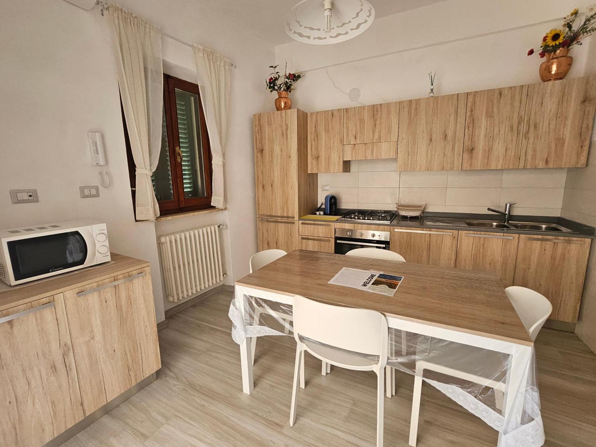 Castelnuovo D'elsa Appartamento Via Roma מראה חיצוני תמונה